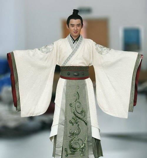 你會穿上穿漢服出門嗎,有好多人穿起了傳統服飾